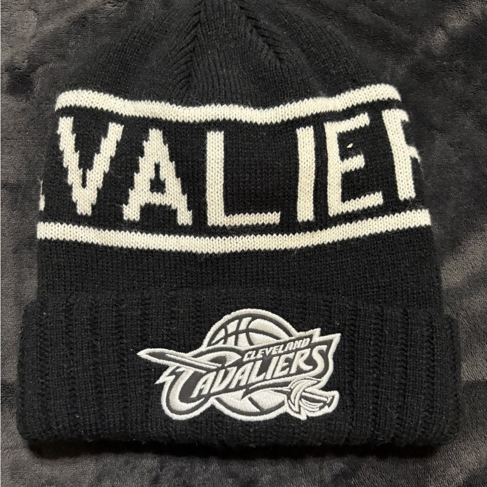Mitchell & Ness Black and White Cavaliers Beanie